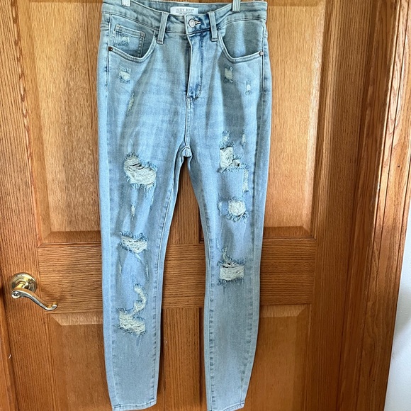 Meet your Posher, Bertha great! Deals on bundles!! - Picture 10 of 10